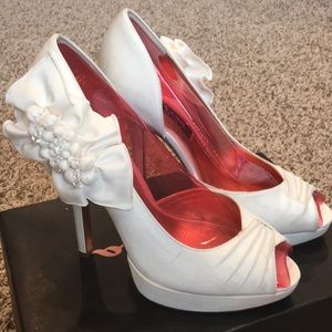 Nina Womens Maybell Mother Of Pearl Satin Shoes